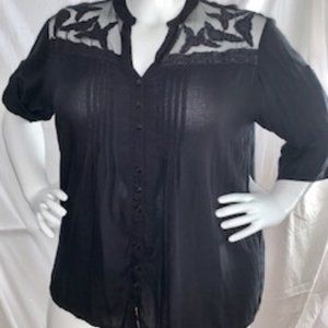 Company One Woman Black button-down top. Size 1X.